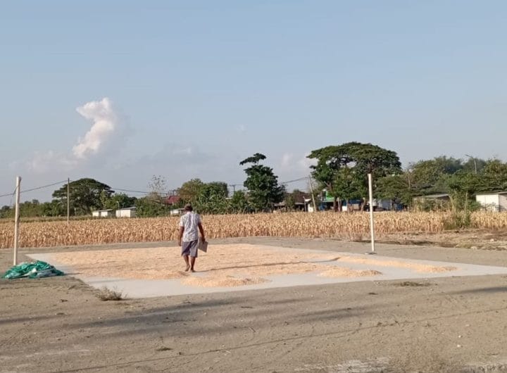 Pembangunan Lampu Lapangan Desa di Bojonegoro