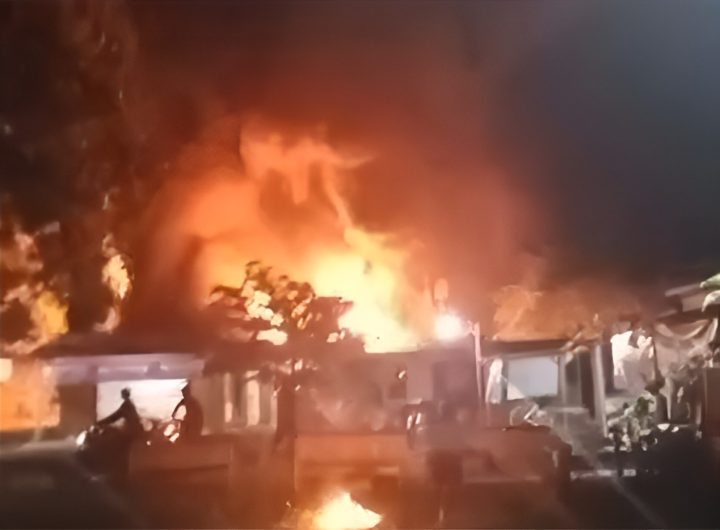 solar ilegal terbakar